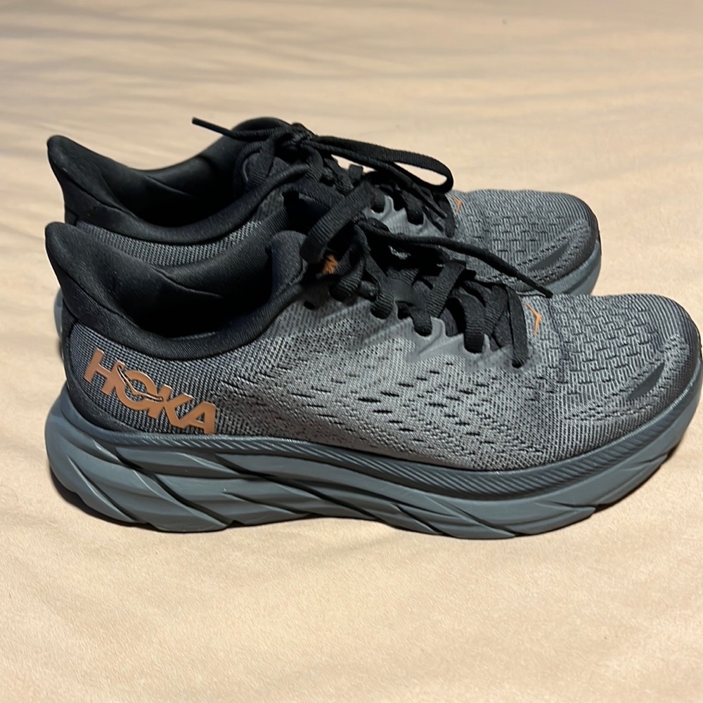 Women’s Hoka Clifton 8 size 5.5. WORN ONCE